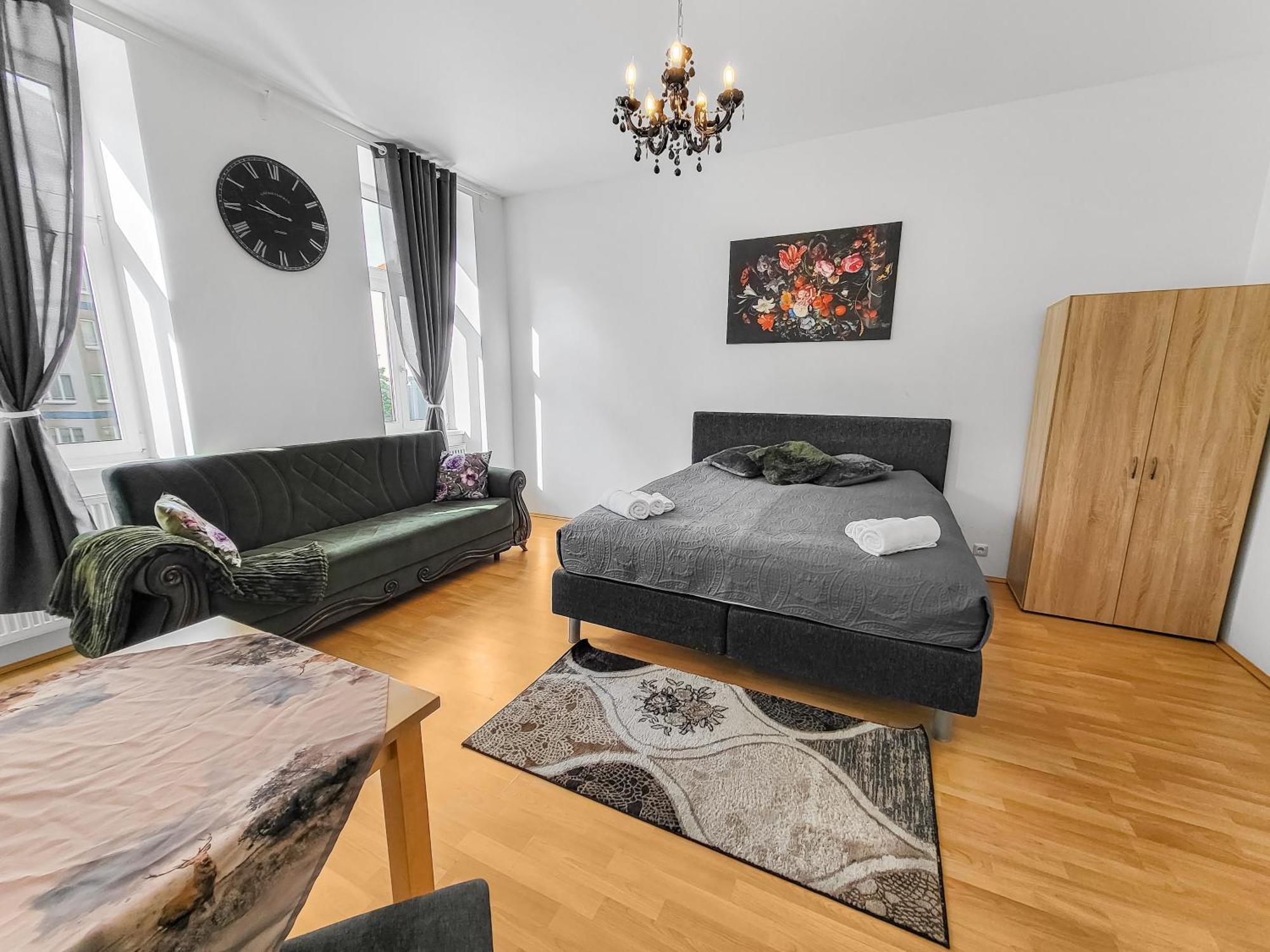 Elegant Three-Bedroom Suite เวียนนา ภายนอก รูปภาพ