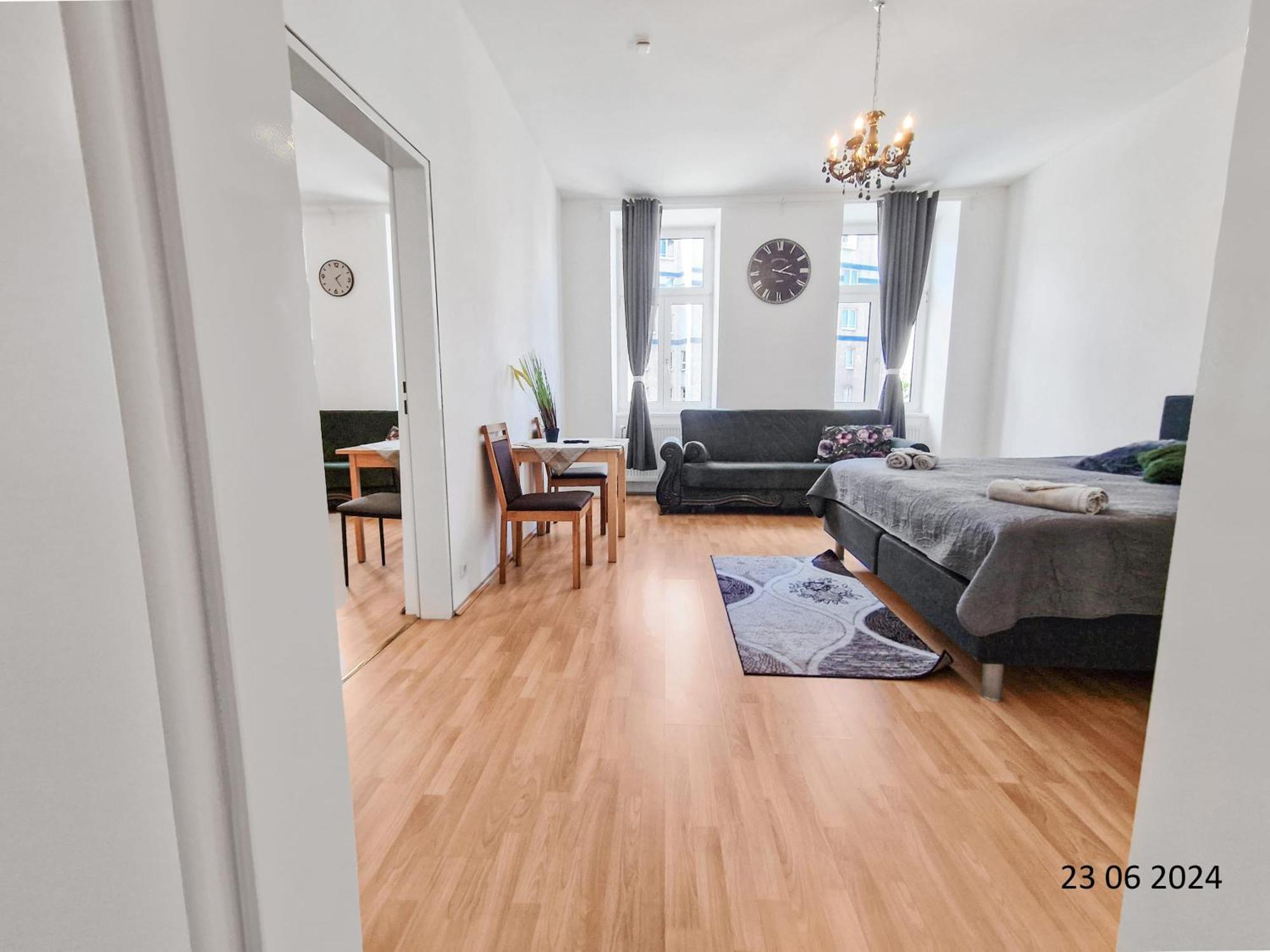 Elegant Three-Bedroom Suite เวียนนา ภายนอก รูปภาพ