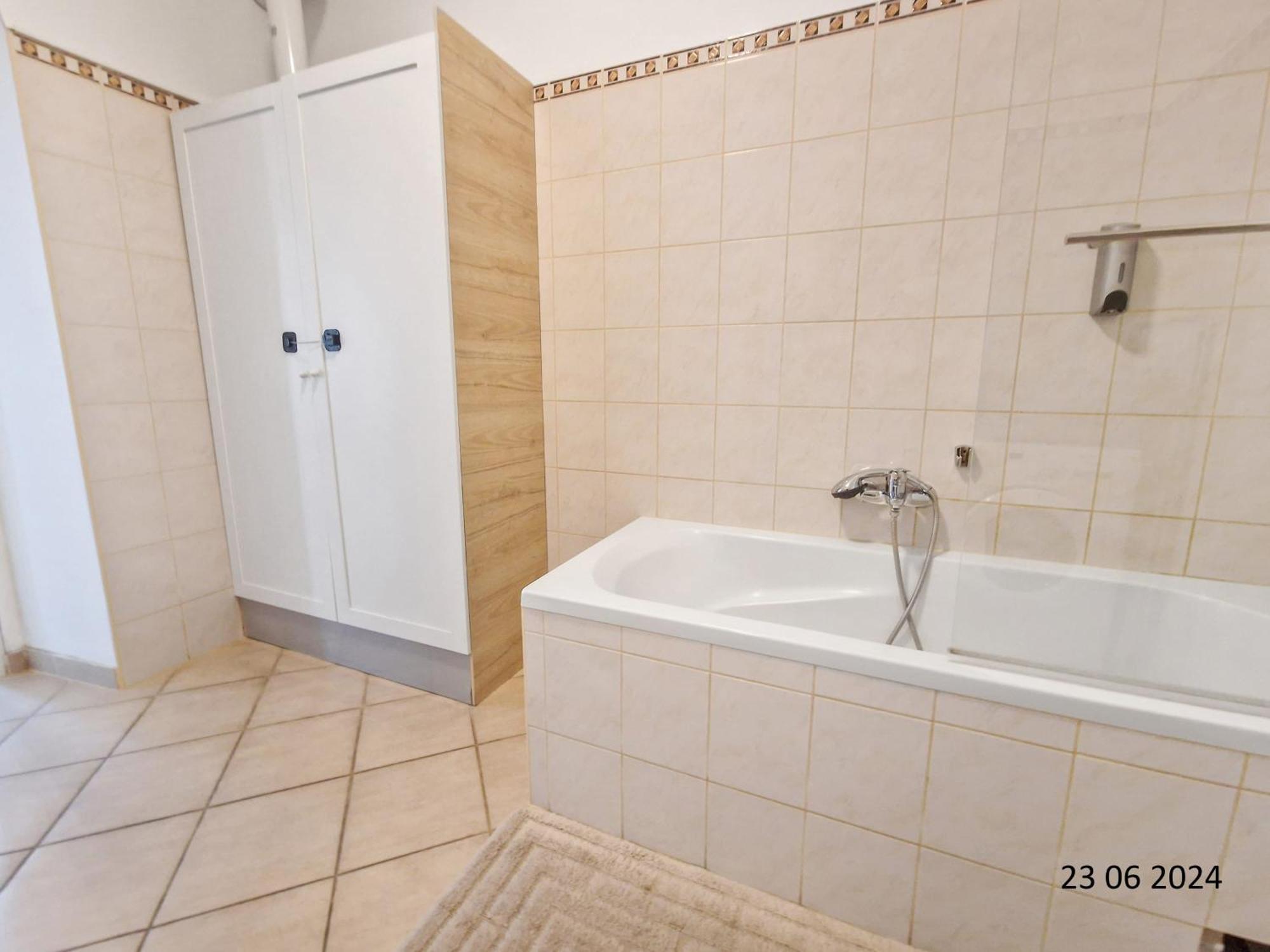 Elegant Three-Bedroom Suite เวียนนา ภายนอก รูปภาพ