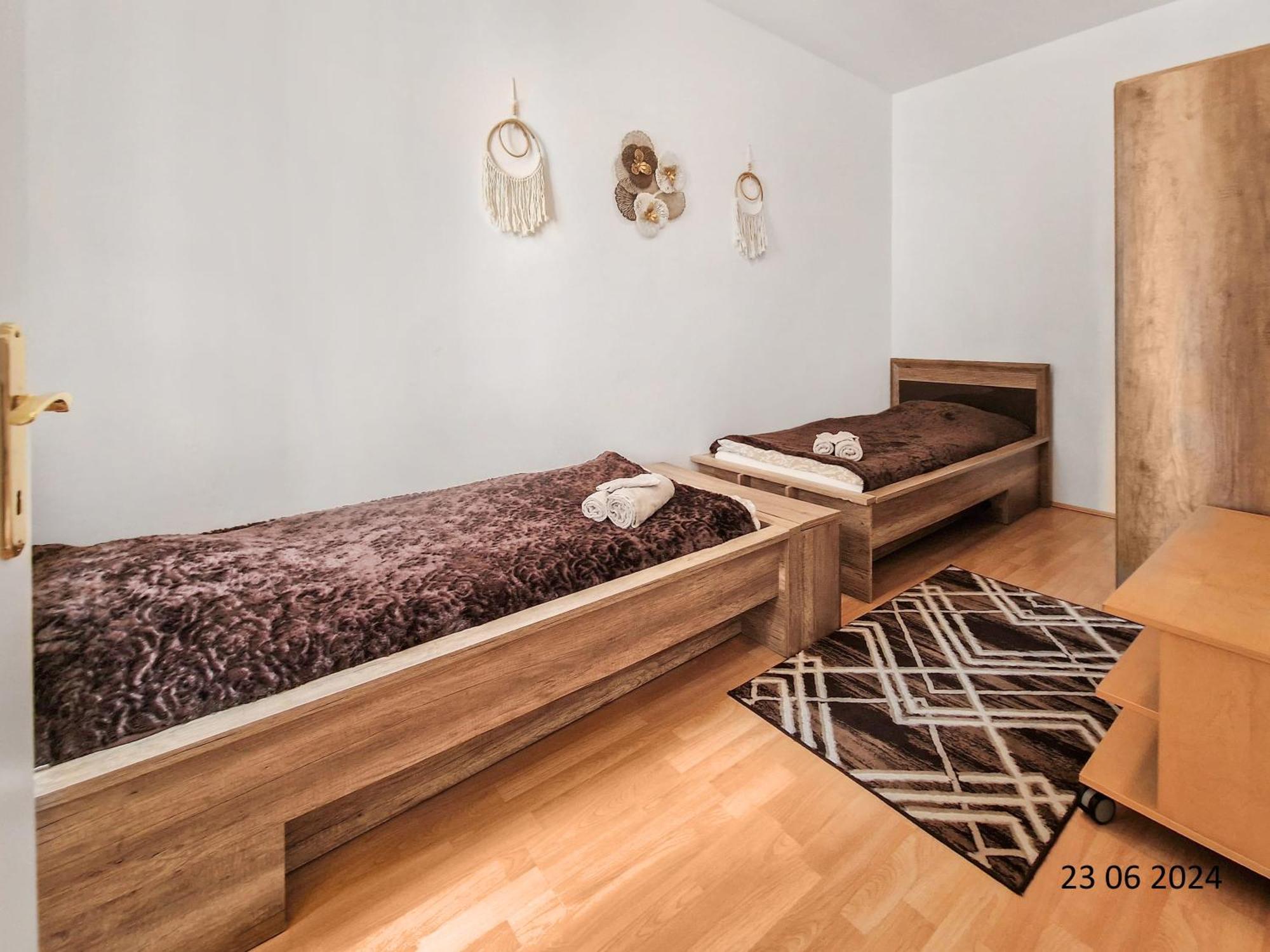 Elegant Three-Bedroom Suite เวียนนา ภายนอก รูปภาพ