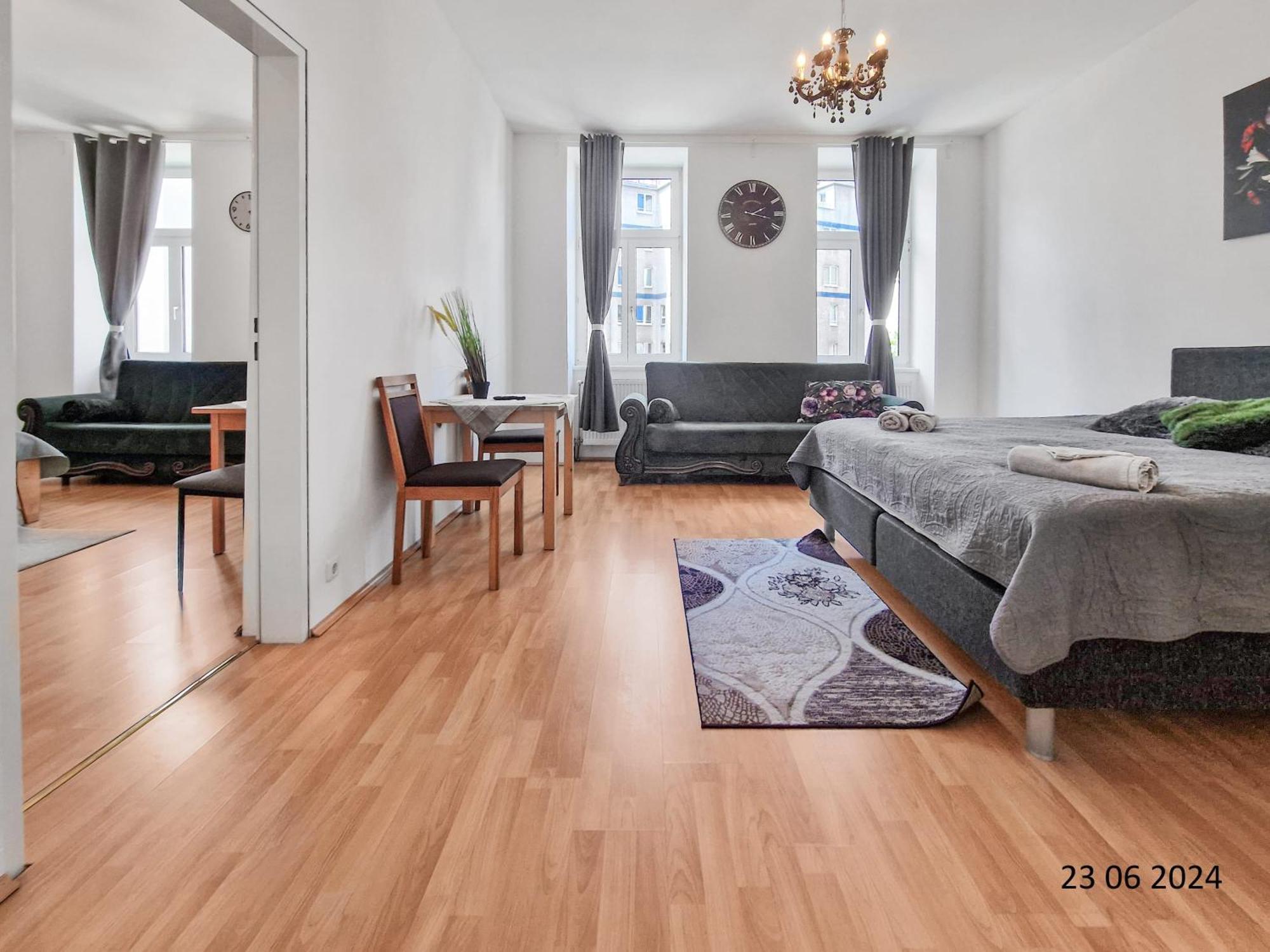 Elegant Three-Bedroom Suite เวียนนา ภายนอก รูปภาพ