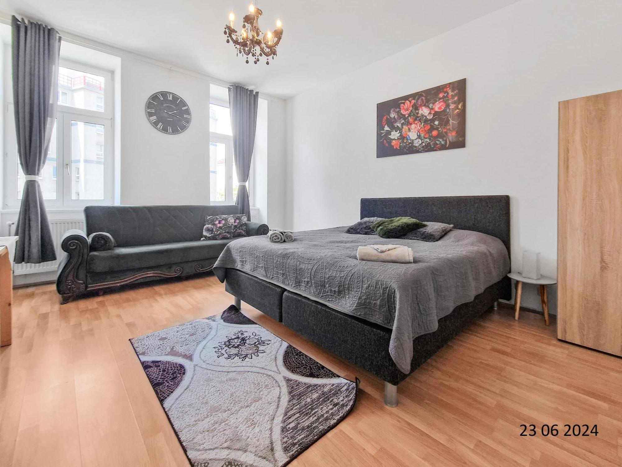 Elegant Three-Bedroom Suite เวียนนา ภายนอก รูปภาพ