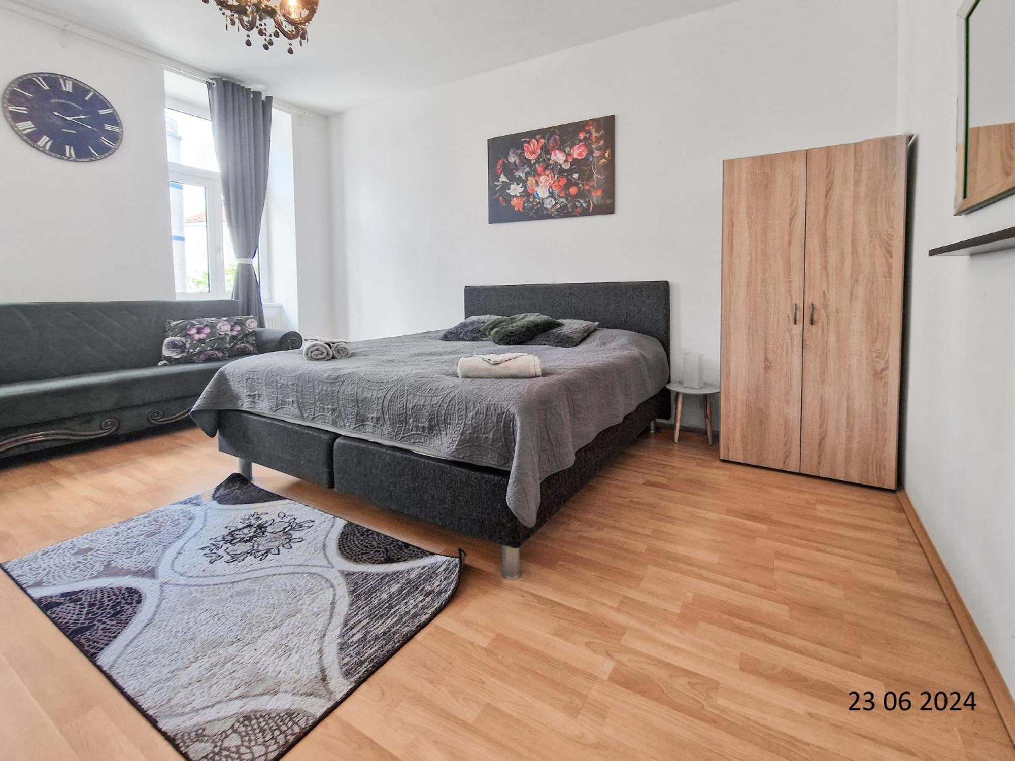 Elegant Three-Bedroom Suite เวียนนา ภายนอก รูปภาพ