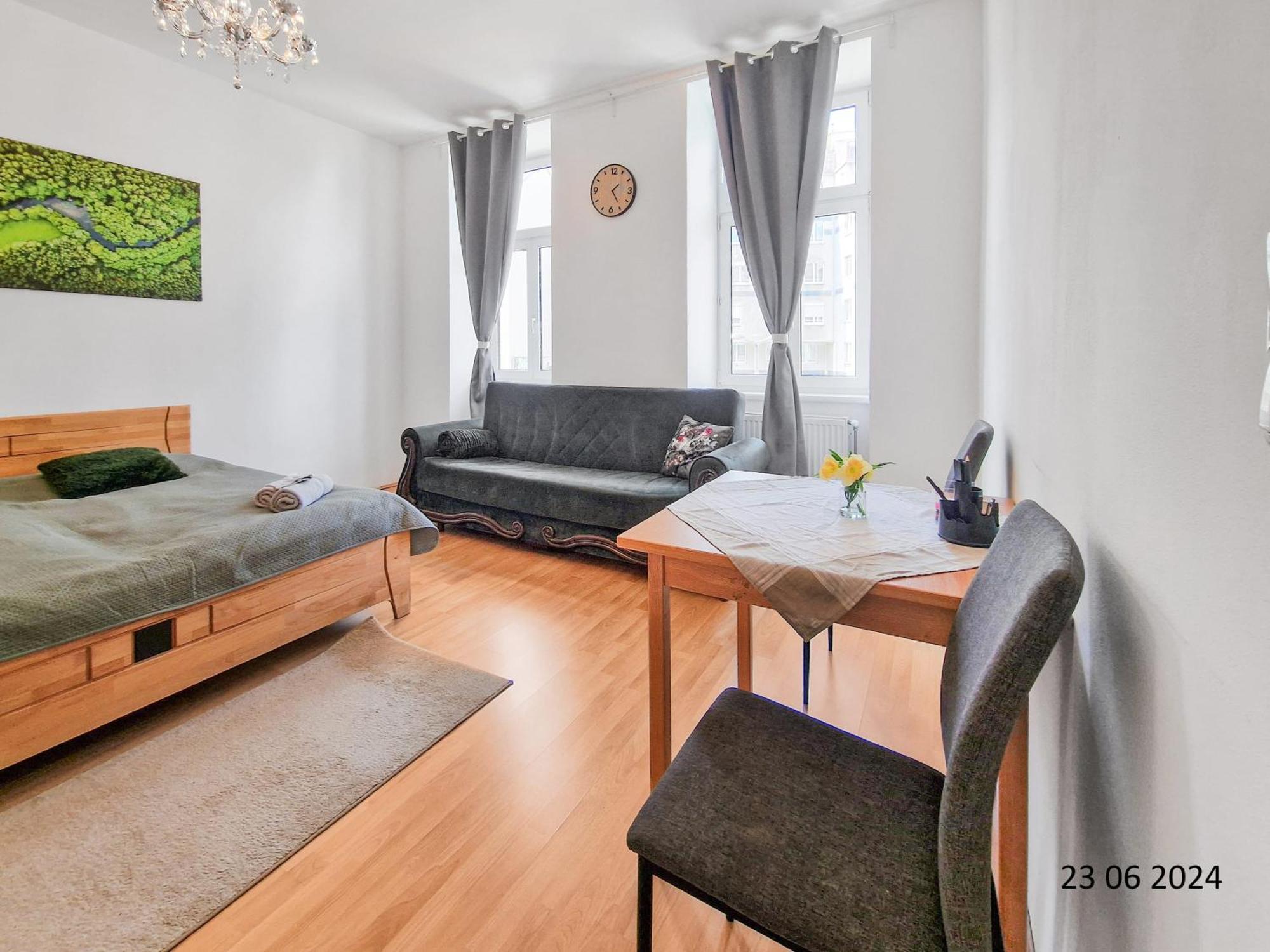 Elegant Three-Bedroom Suite เวียนนา ภายนอก รูปภาพ